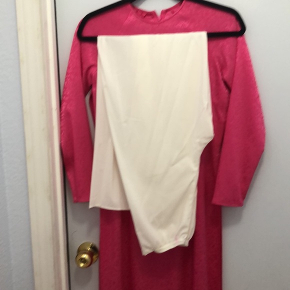 Vietnamese ao dài - Picture 3 of 3